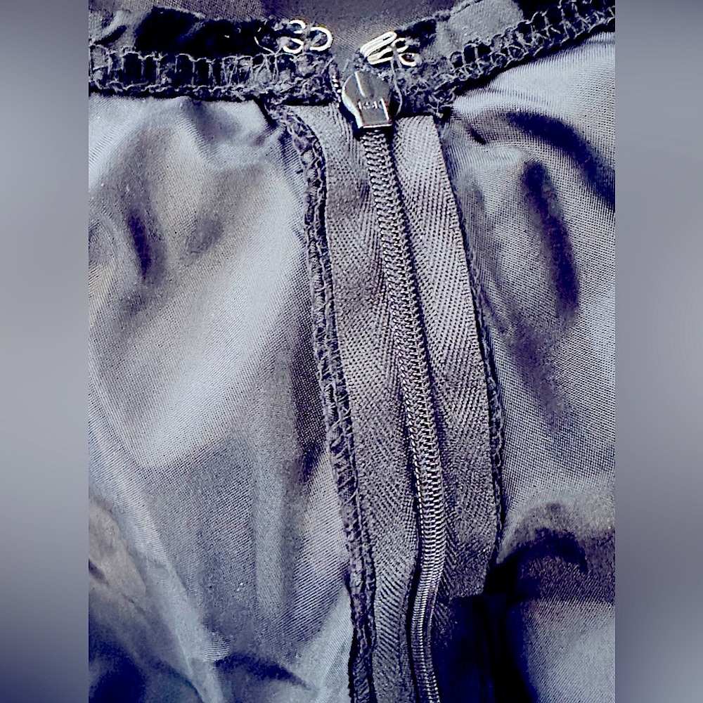 90’s CHIC Grunge MIDI Skirt By Notations, Velvety Floral Design Ruffled Length - Picture 5 of 16